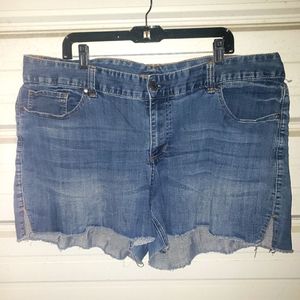 Plus Size 22 Maurices Jean Shorts denim womens stretchy